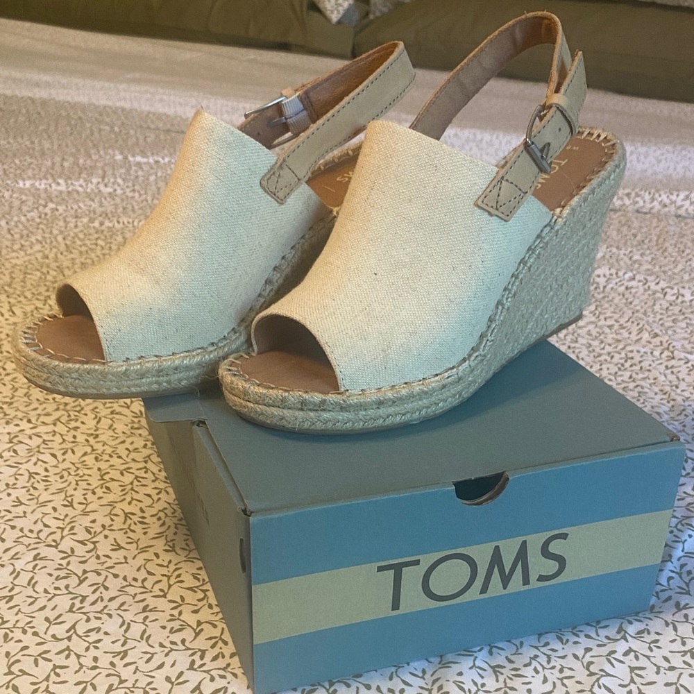 TOMS Women's Natural Wedge Sandals